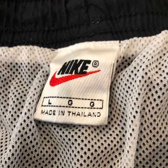 VINTAGE Silver Tag Nike trunks - Picture 3 of 5